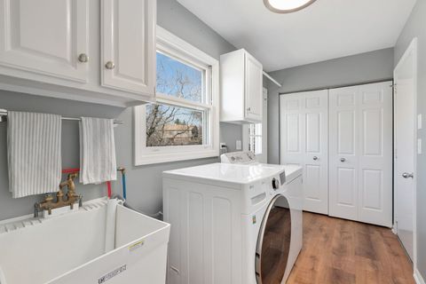 Tiny photo for 2202 N Williamsburg Street, Arlington Heights, IL 60004 (MLS # 12567659)