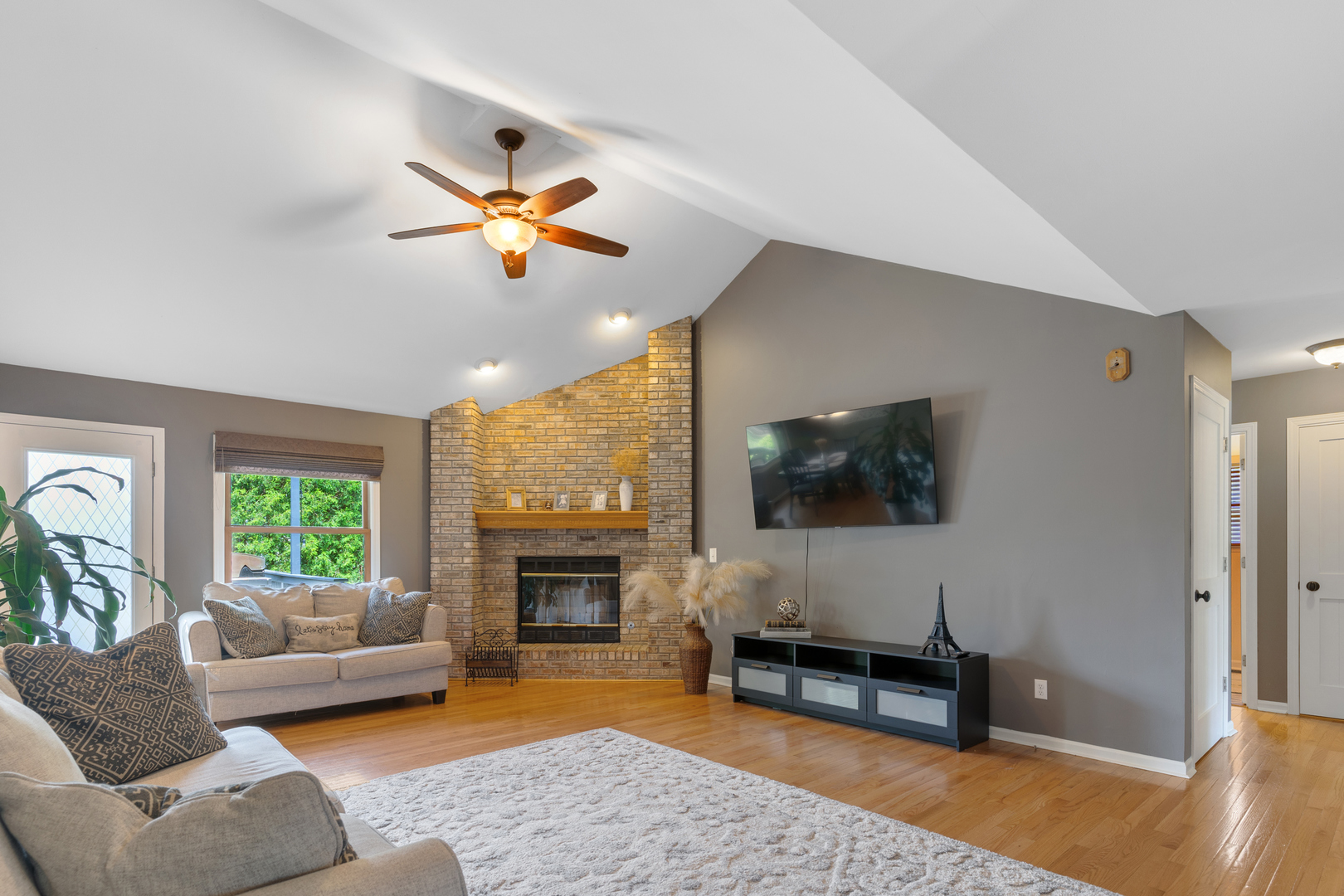 807 Meadow Lane