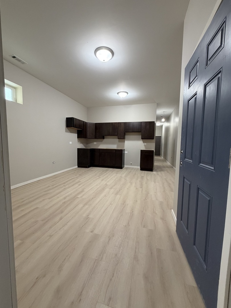 22 N Pulaski Road 1R