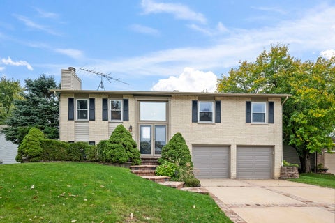 Photo of 4175 Crimson Drive, Hoffman Estates, IL 60192 (MLS # 12782577)