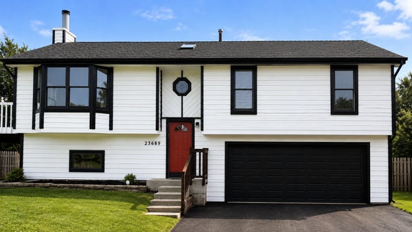 23689 N MIDLOTHIAN RD, LAKE ZURICH, IL 60047 - Image da244d5d8e5b40b77d5379cdccdea1f4/925690731