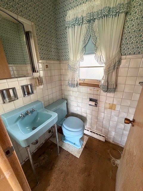 Tiny photo for 634 Barrington Avenue, East Dundee, IL 60118 (MLS # 12745015)