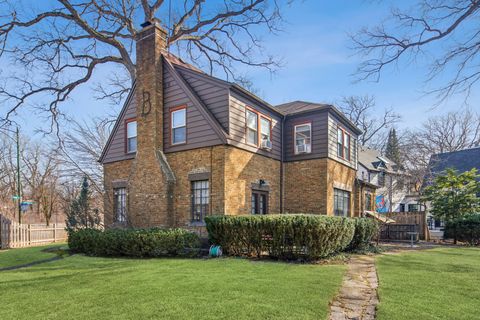 Tiny photo for 6600 N LEHIGH Avenue, Chicago, IL 60646 (MLS # 12595302)