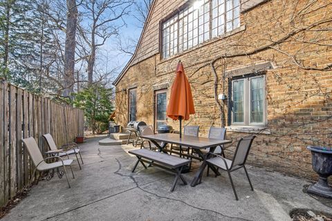 Tiny photo for 6600 N LEHIGH Avenue, Chicago, IL 60646 (MLS # 12595302)