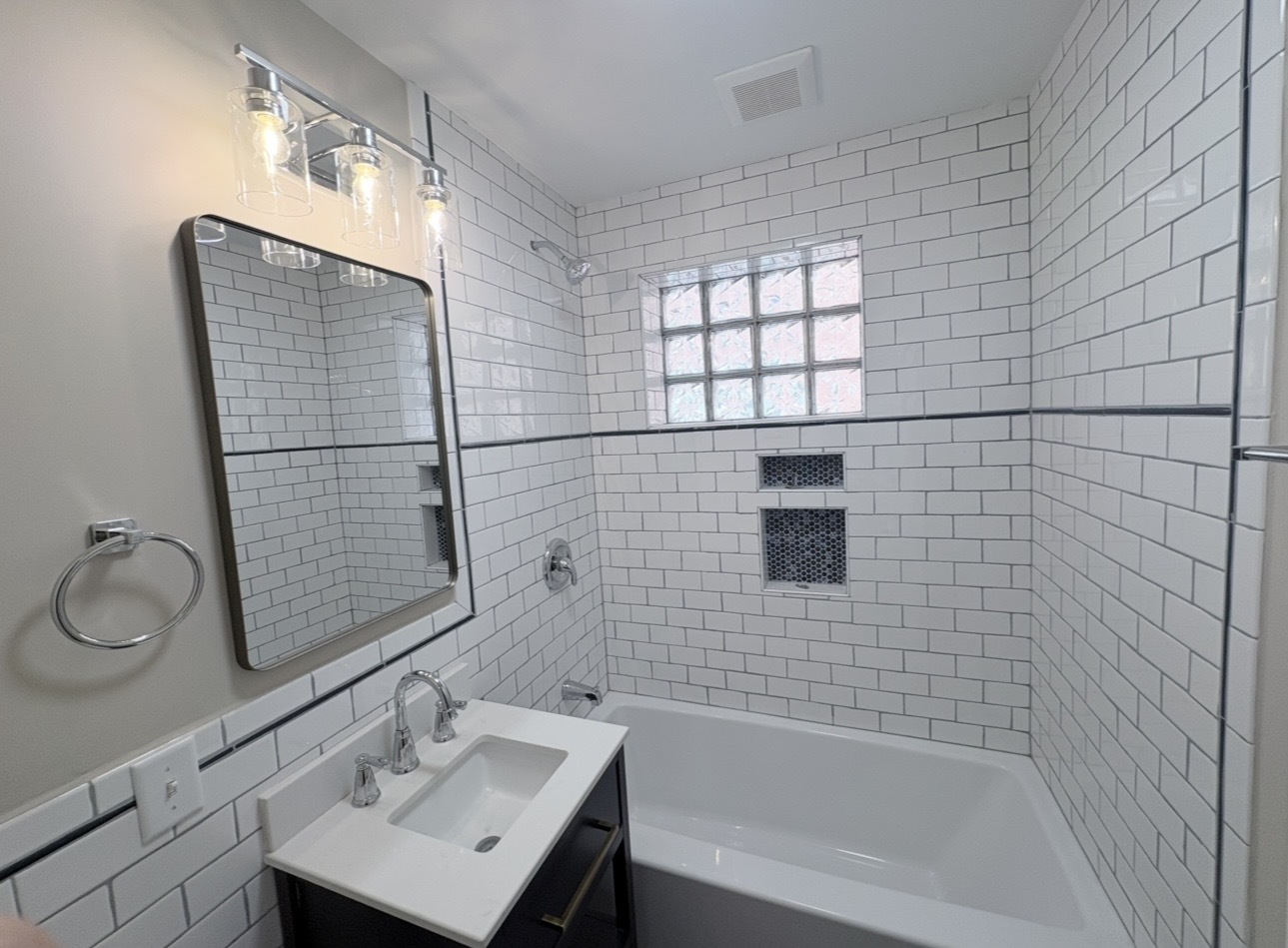 2727 N Mont Clare Avenue