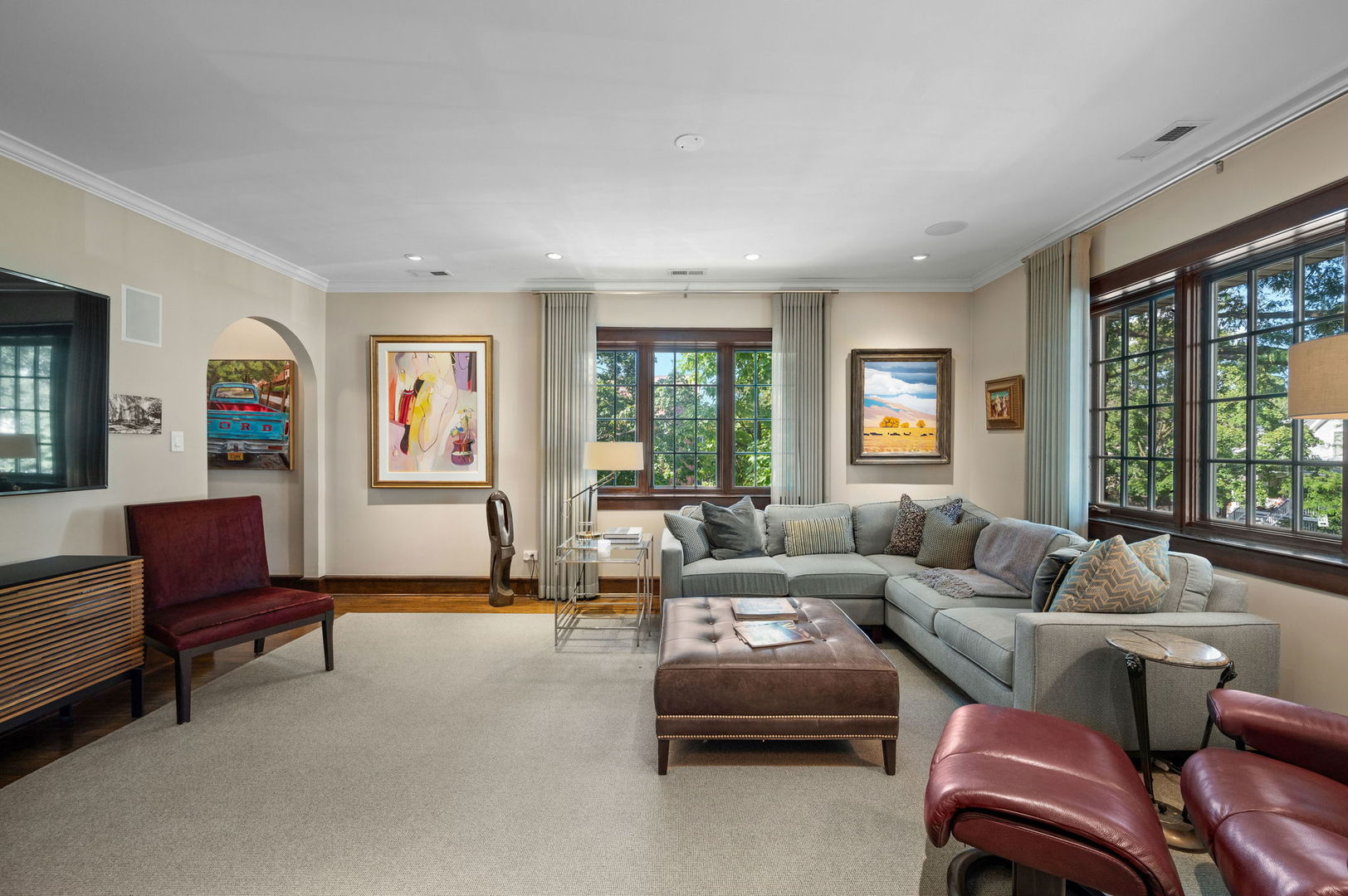 Chicago, Illinois 60640, United States, 7 Bedrooms Bedrooms, ,6 BathroomsBathrooms,Residential,Active,213996