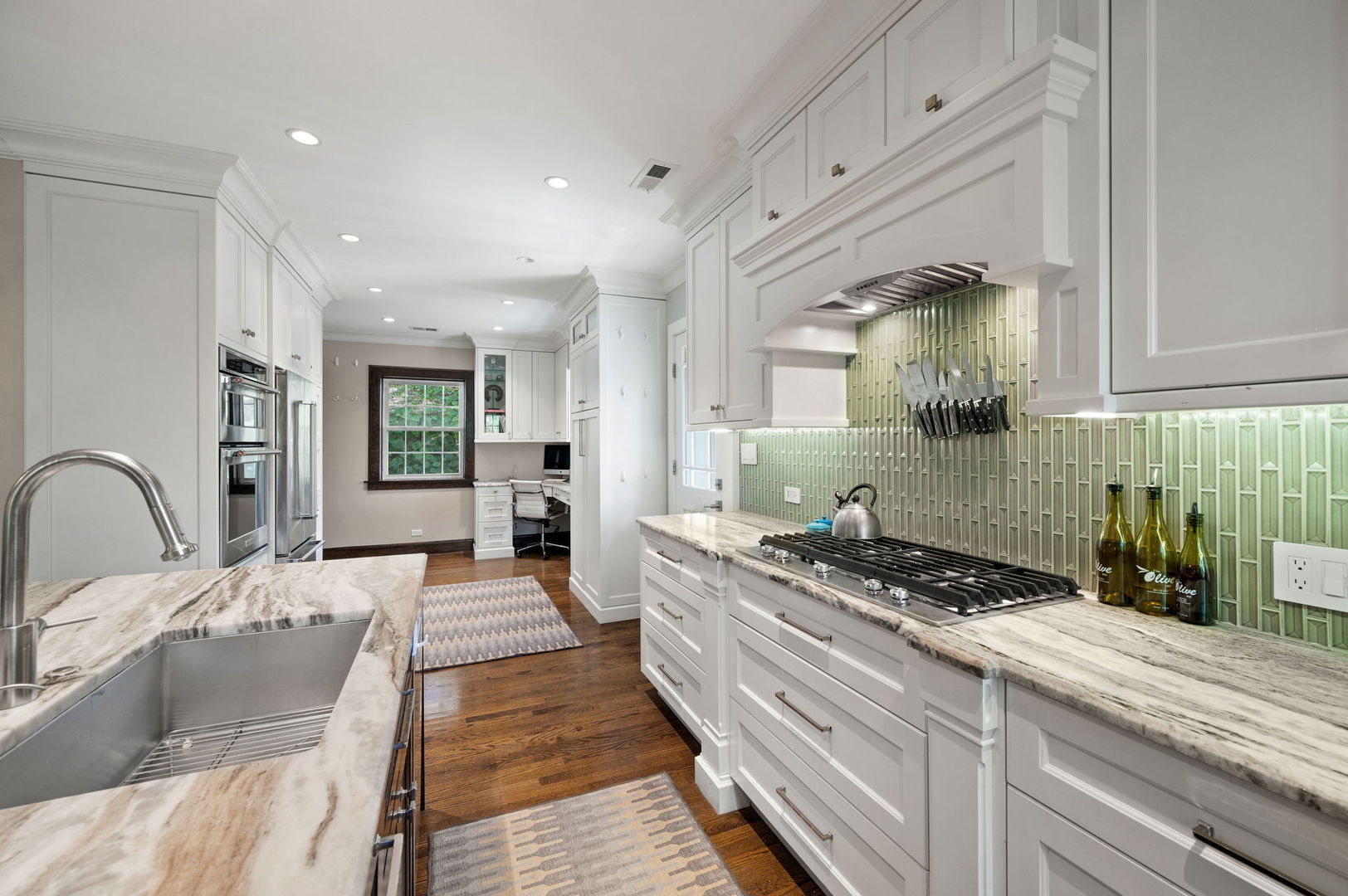 Chicago, Illinois 60640, United States, 7 Bedrooms Bedrooms, ,6 BathroomsBathrooms,Residential,Active,213996