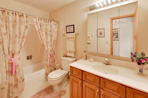 Tiny photo for 245 Southfield Drive, Vernon Hills, IL 60061 (MLS # 12662016)