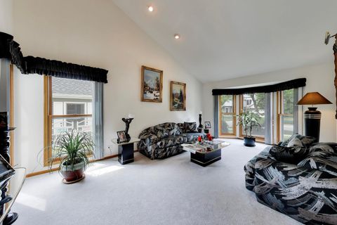 Tiny photo for 245 Southfield Drive, Vernon Hills, IL 60061 (MLS # 12662016)