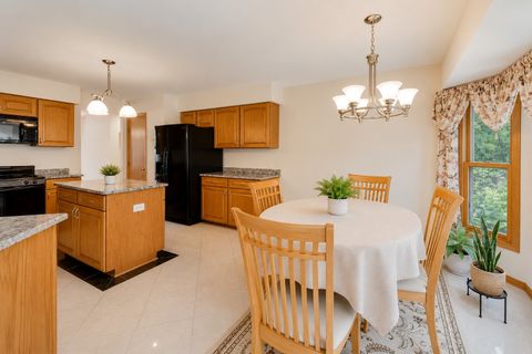 Tiny photo for 245 Southfield Drive, Vernon Hills, IL 60061 (MLS # 12662016)