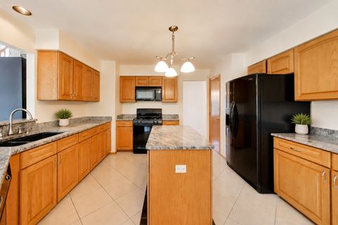 Tiny photo for 245 Southfield Drive, Vernon Hills, IL 60061 (MLS # 12662016)