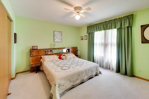 Tiny photo for 245 Southfield Drive, Vernon Hills, IL 60061 (MLS # 12662016)