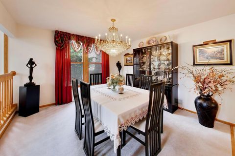 Tiny photo for 245 Southfield Drive, Vernon Hills, IL 60061 (MLS # 12662016)