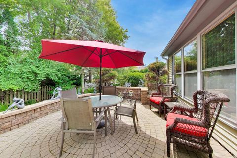 Tiny photo for 245 Southfield Drive, Vernon Hills, IL 60061 (MLS # 12662016)