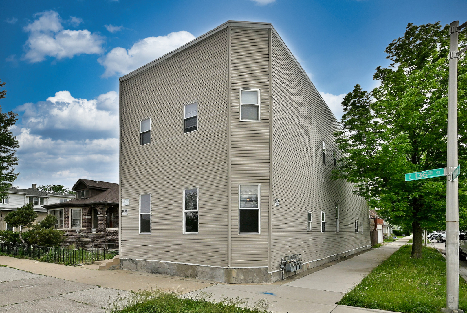 3324 E 136TH Street
