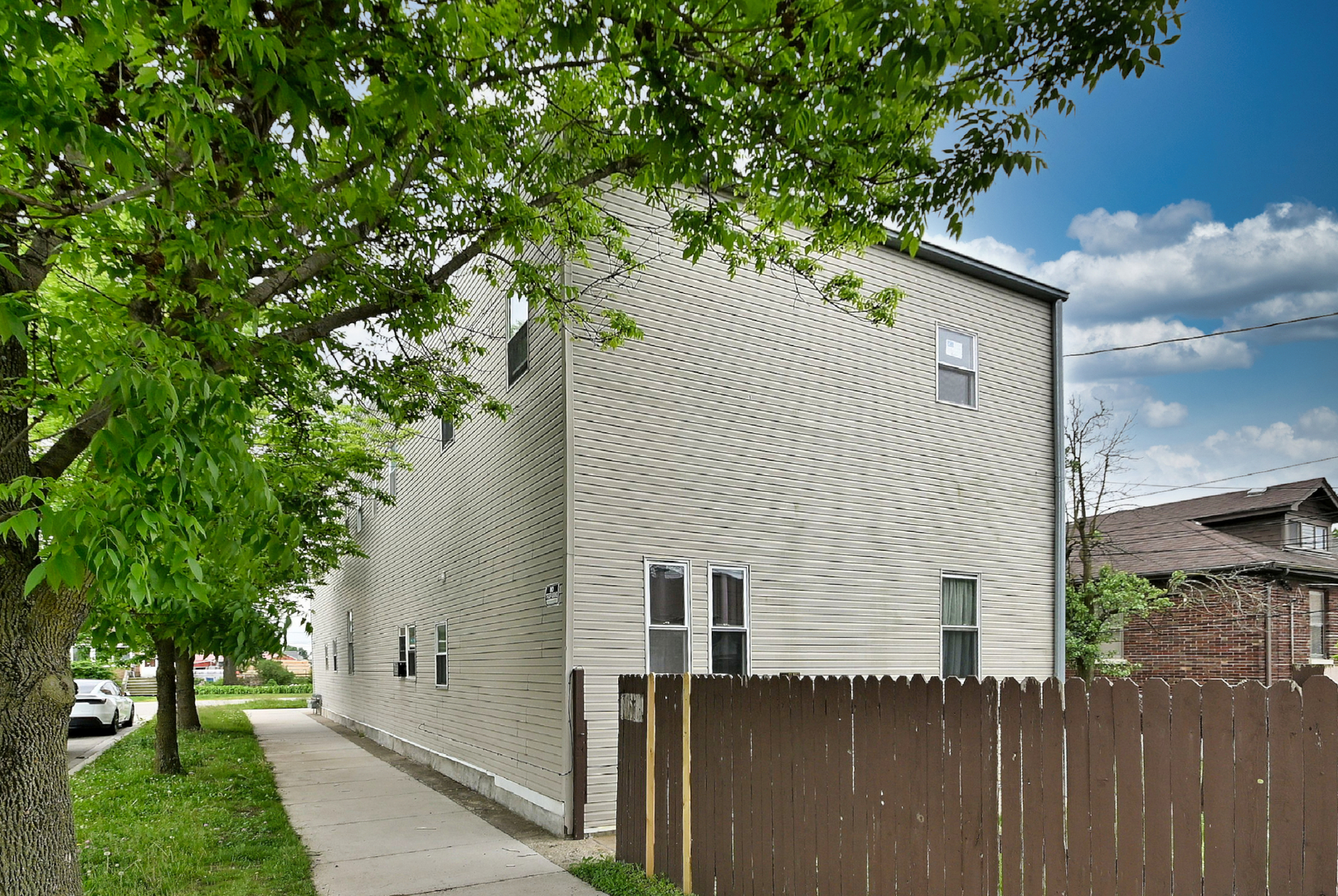 3324 E 136TH Street