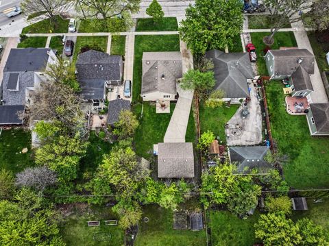 Tiny photo for 218 N Louis Street, Mount Prospect, IL 60056 (MLS # 12631971)