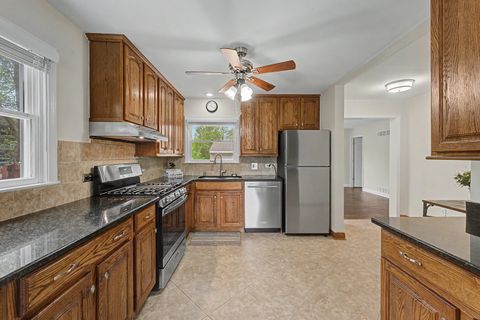 Tiny photo for 218 N Louis Street, Mount Prospect, IL 60056 (MLS # 12631971)
