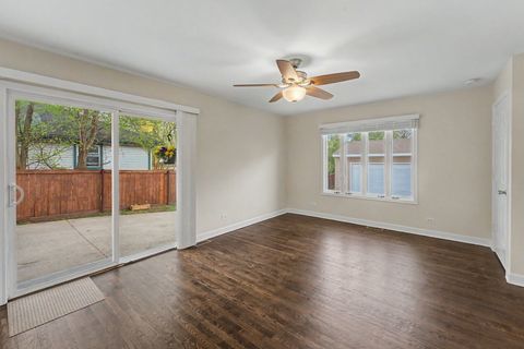 Tiny photo for 218 N Louis Street, Mount Prospect, IL 60056 (MLS # 12631971)