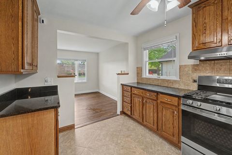Tiny photo for 218 N Louis Street, Mount Prospect, IL 60056 (MLS # 12631971)