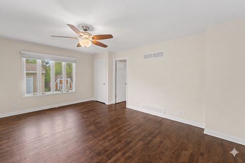 Tiny photo for 218 N Louis Street, Mount Prospect, IL 60056 (MLS # 12631971)