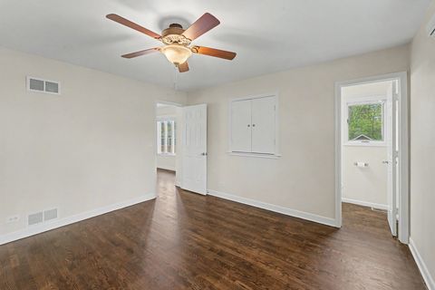 Tiny photo for 218 N Louis Street, Mount Prospect, IL 60056 (MLS # 12631971)