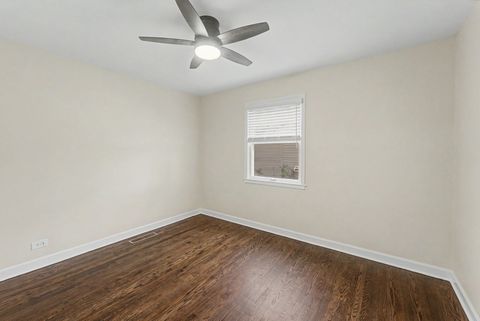 Tiny photo for 218 N Louis Street, Mount Prospect, IL 60056 (MLS # 12631971)