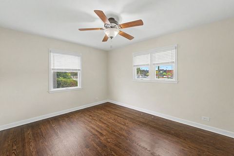 Tiny photo for 218 N Louis Street, Mount Prospect, IL 60056 (MLS # 12631971)