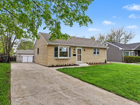 Photo of 218 N Louis Street, Mount Prospect, IL 60056 (MLS # 12631971)