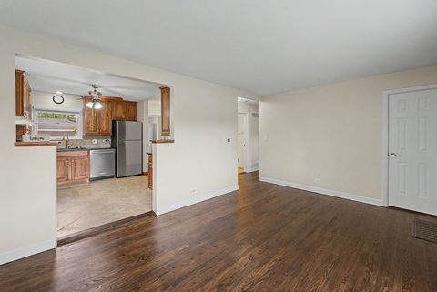 Tiny photo for 218 N Louis Street, Mount Prospect, IL 60056 (MLS # 12631971)