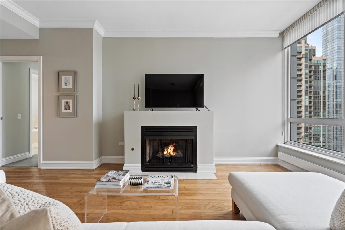 55 E ERIE Street 3202