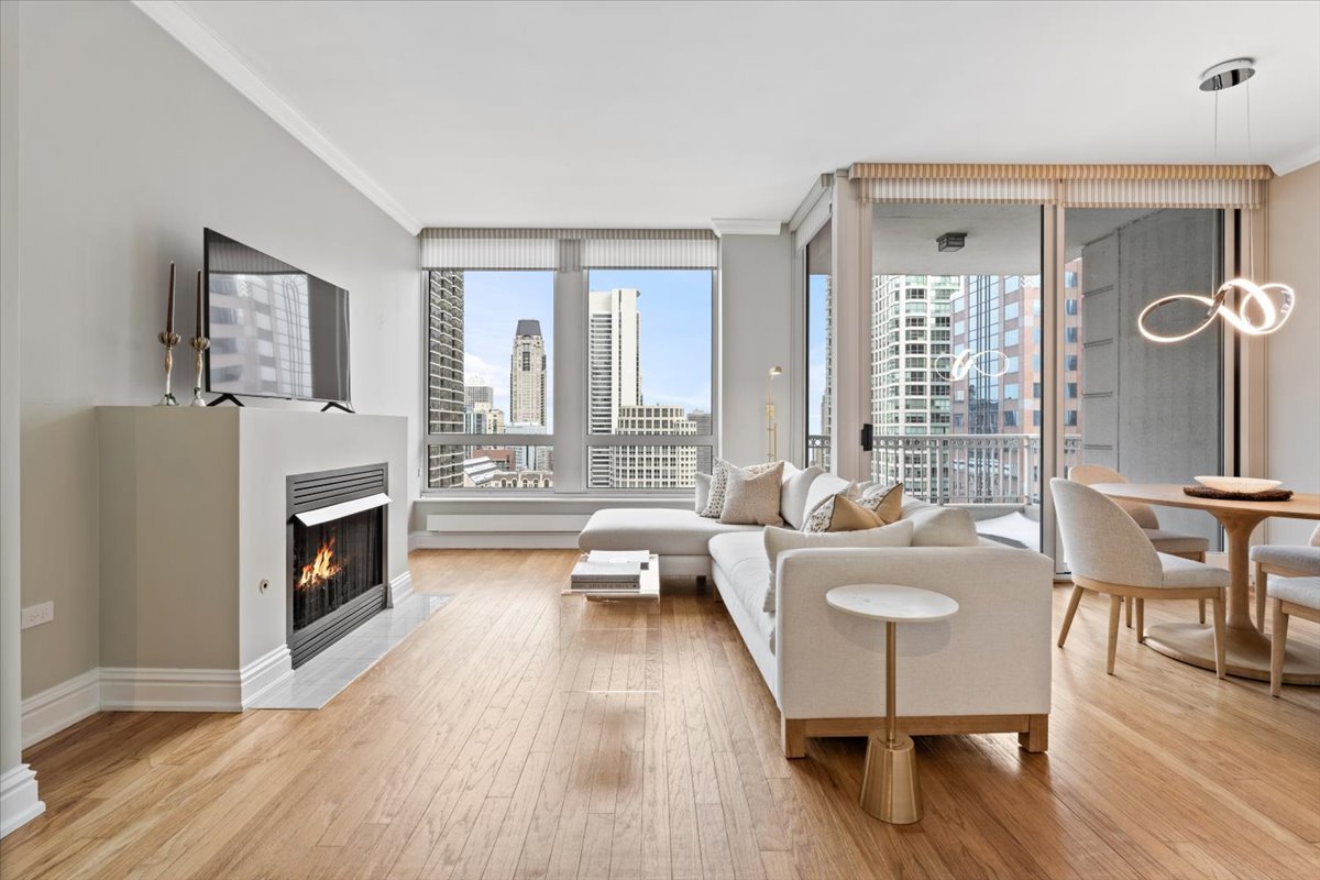 55 E ERIE Street 3202