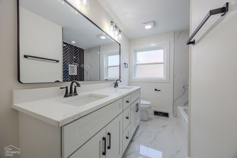 Tiny photo for Evanston, IL 60202 (MLS # 12585336)