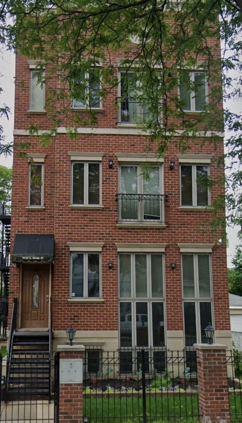 3935 S Wells Street 1 Chicago IL 60609