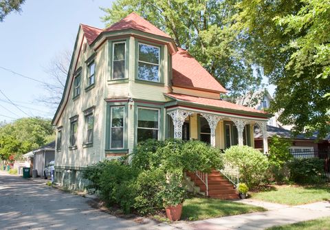 Photo of 812 Augusta Street, Oak Park, IL 60302 (MLS # 12595791)