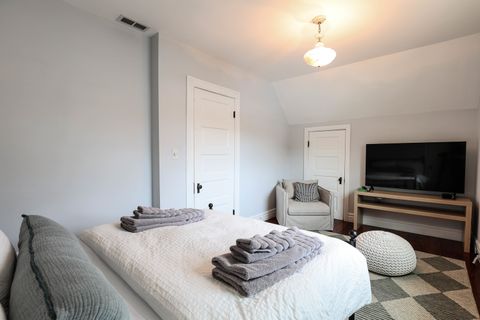 Tiny photo for 812 Augusta Street, Oak Park, IL 60302 (MLS # 12595791)