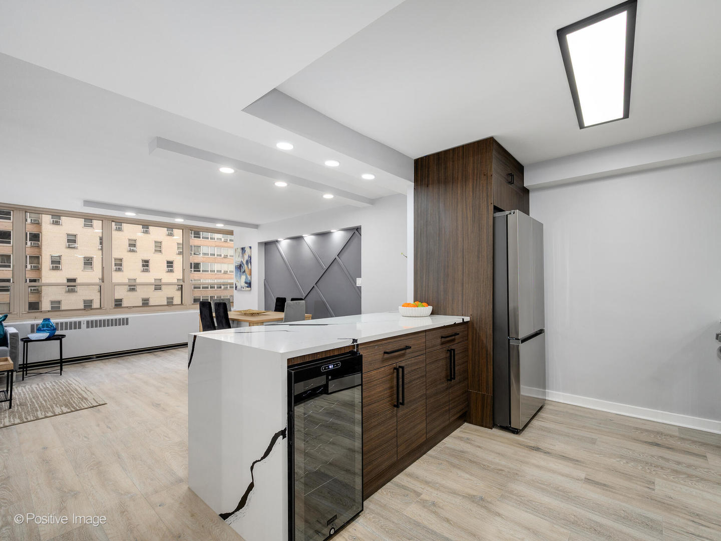 3950 N Lake Shore Drive 724