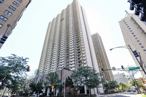 6033 N Sheridan Road 4G Chicago IL 60660