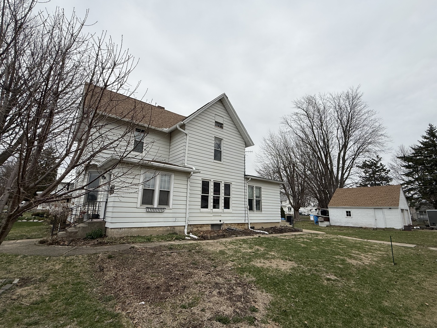 300 Holcomb Avenue