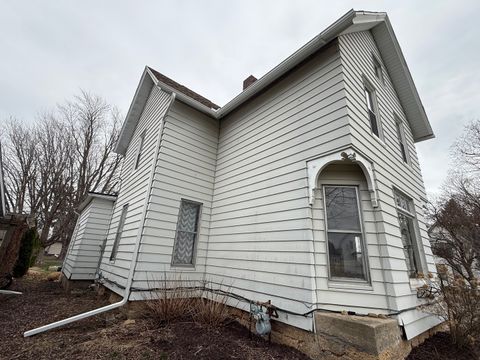 Tiny photo for 300 Holcomb Avenue, Milledgeville, IL 61051 (MLS # 12610375)