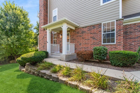 Tiny photo for 135 Tanglewood Drive, Glen Ellyn, IL 60137 (MLS # 12748877)
