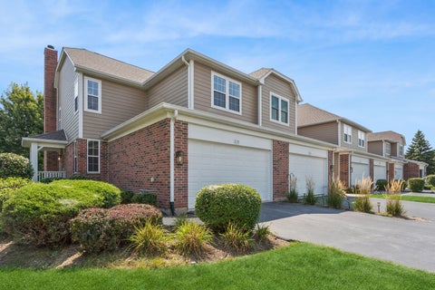 Photo of 135 Tanglewood Drive, Glen Ellyn, IL 60137 (MLS # 12748877)