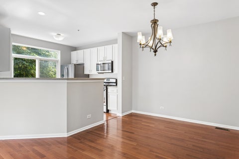 Tiny photo for 135 Tanglewood Drive, Glen Ellyn, IL 60137 (MLS # 12748877)