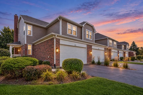 Tiny photo for 135 Tanglewood Drive, Glen Ellyn, IL 60137 (MLS # 12748877)