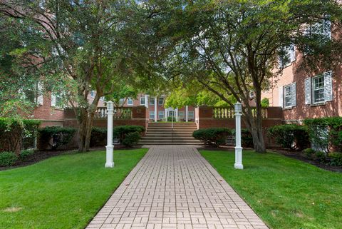 Tiny photo for 1408 Hinman Avenue #2, Evanston, IL 60201 (MLS # 12494103)