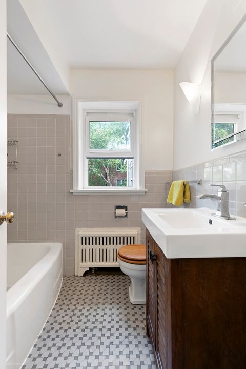 Tiny photo for 1408 Hinman Avenue #2, Evanston, IL 60201 (MLS # 12494103)
