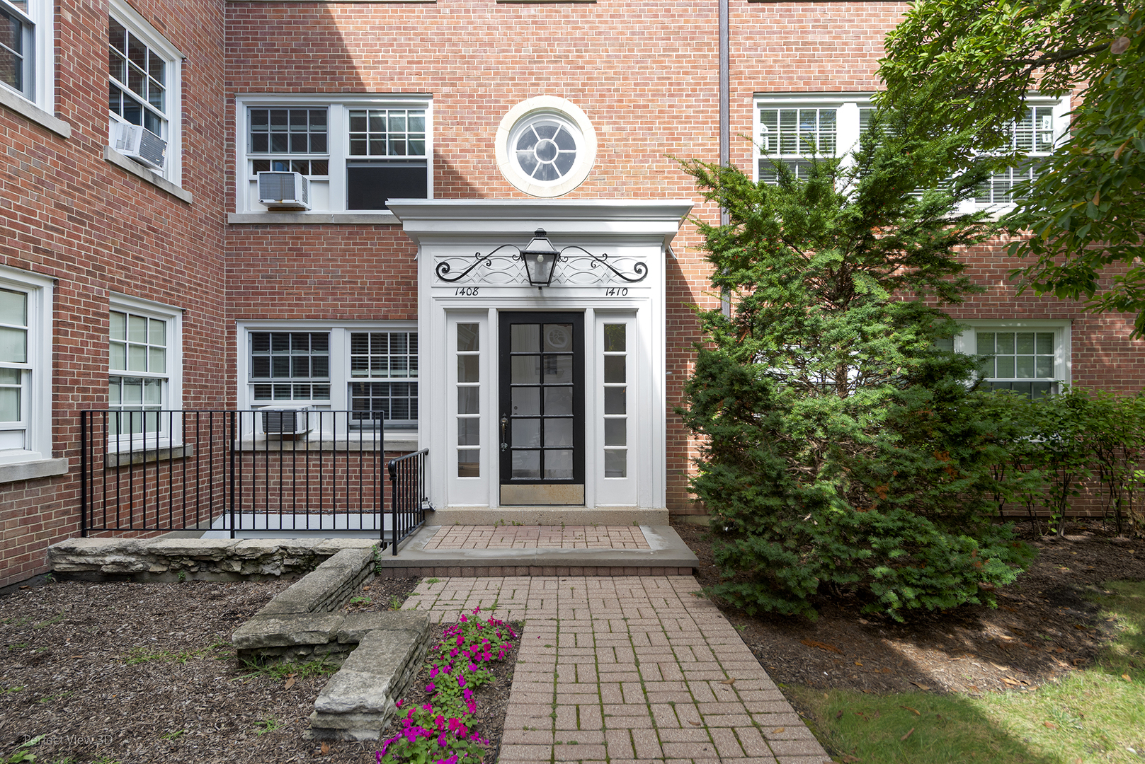 1408 Hinman Avenue 2