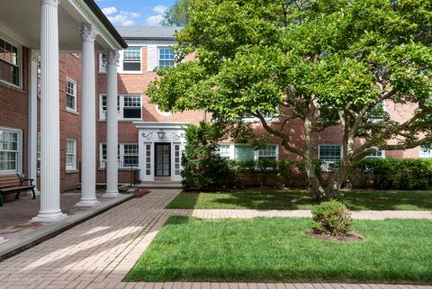 Tiny photo for 1408 Hinman Avenue #2, Evanston, IL 60201 (MLS # 12494103)