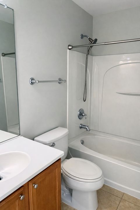 Tiny photo for 2303 Neubauer Circle, Lindenhurst, IL 60046 (MLS # 12585067)