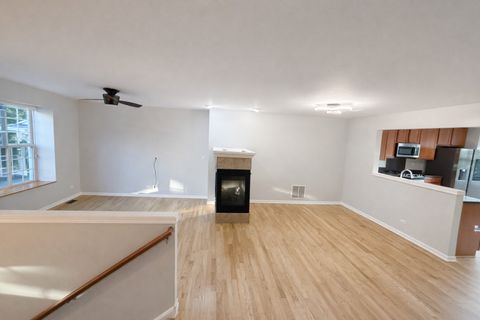 Tiny photo for 2303 Neubauer Circle, Lindenhurst, IL 60046 (MLS # 12585067)